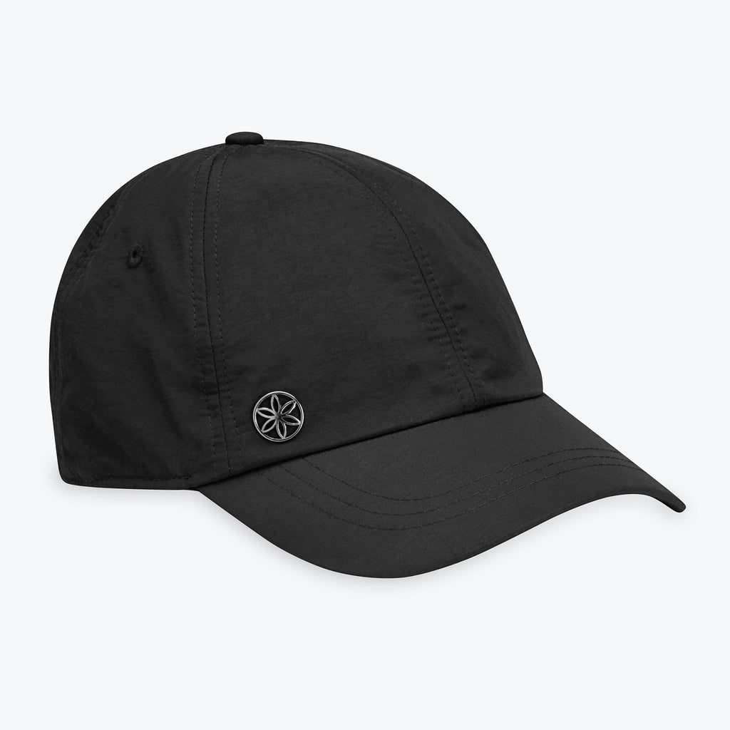solara hat in black