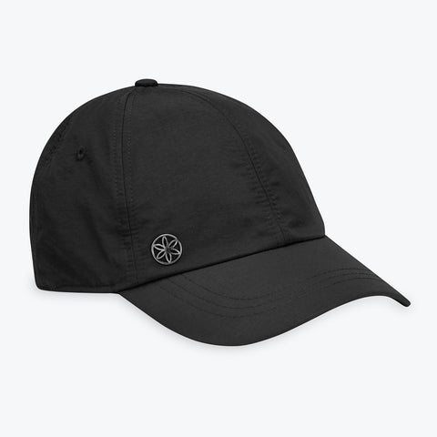 solara hat in black