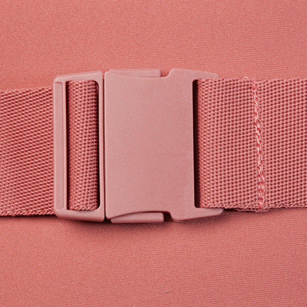 Altitude Waist Pack Very Coral buckle closeup
