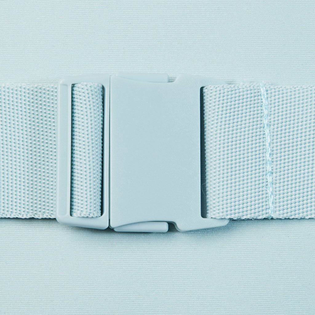 Altitude Waist Pack Morning Dew buckle closeup