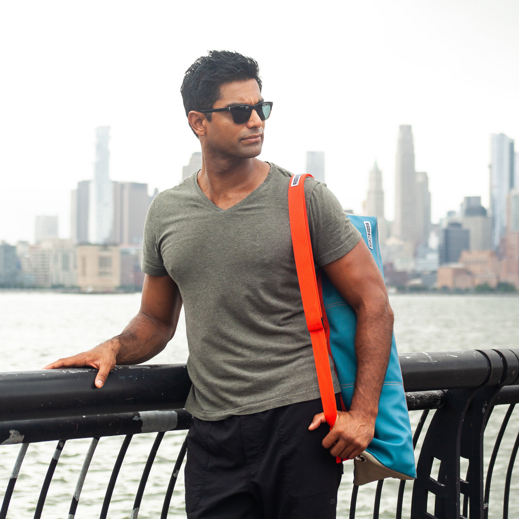 Carrying the glacier ThePureBag® Hypo-Microbial Reversible Nature Yoga Bag