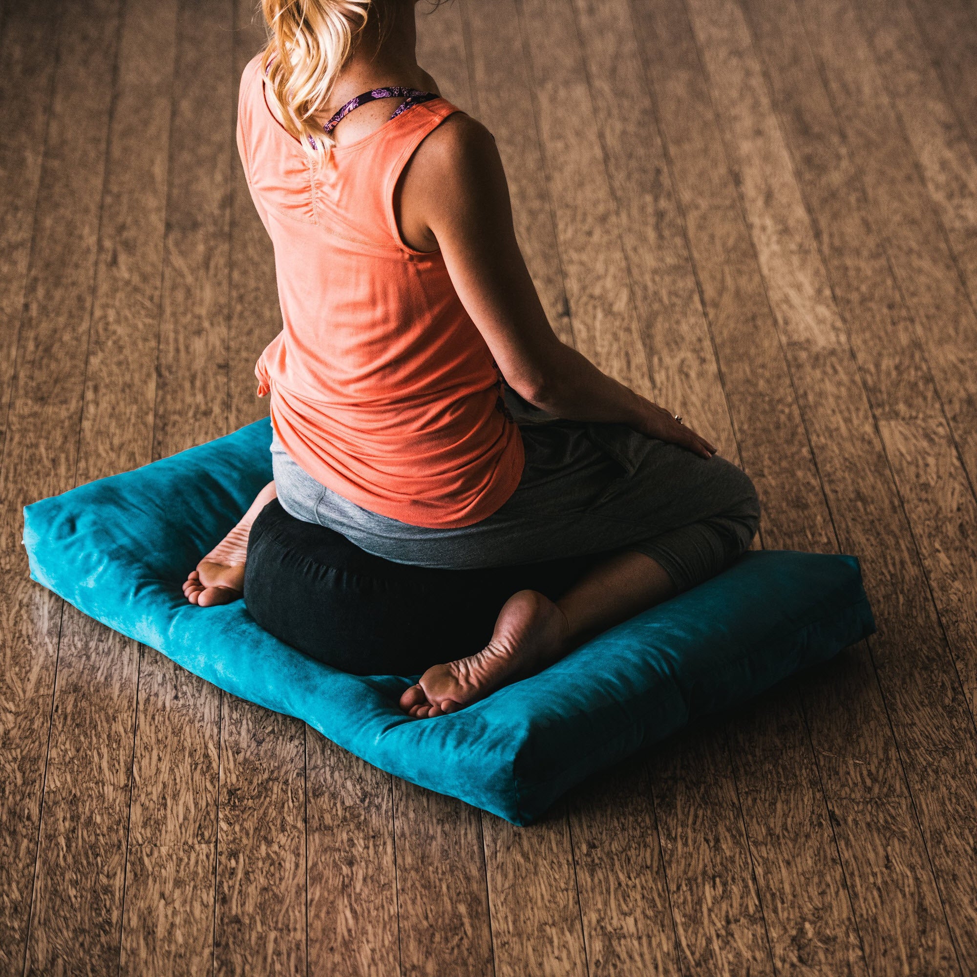 Yoga Bolster Meditation Cushion with Removable Washable Cover, with Carry  Handle