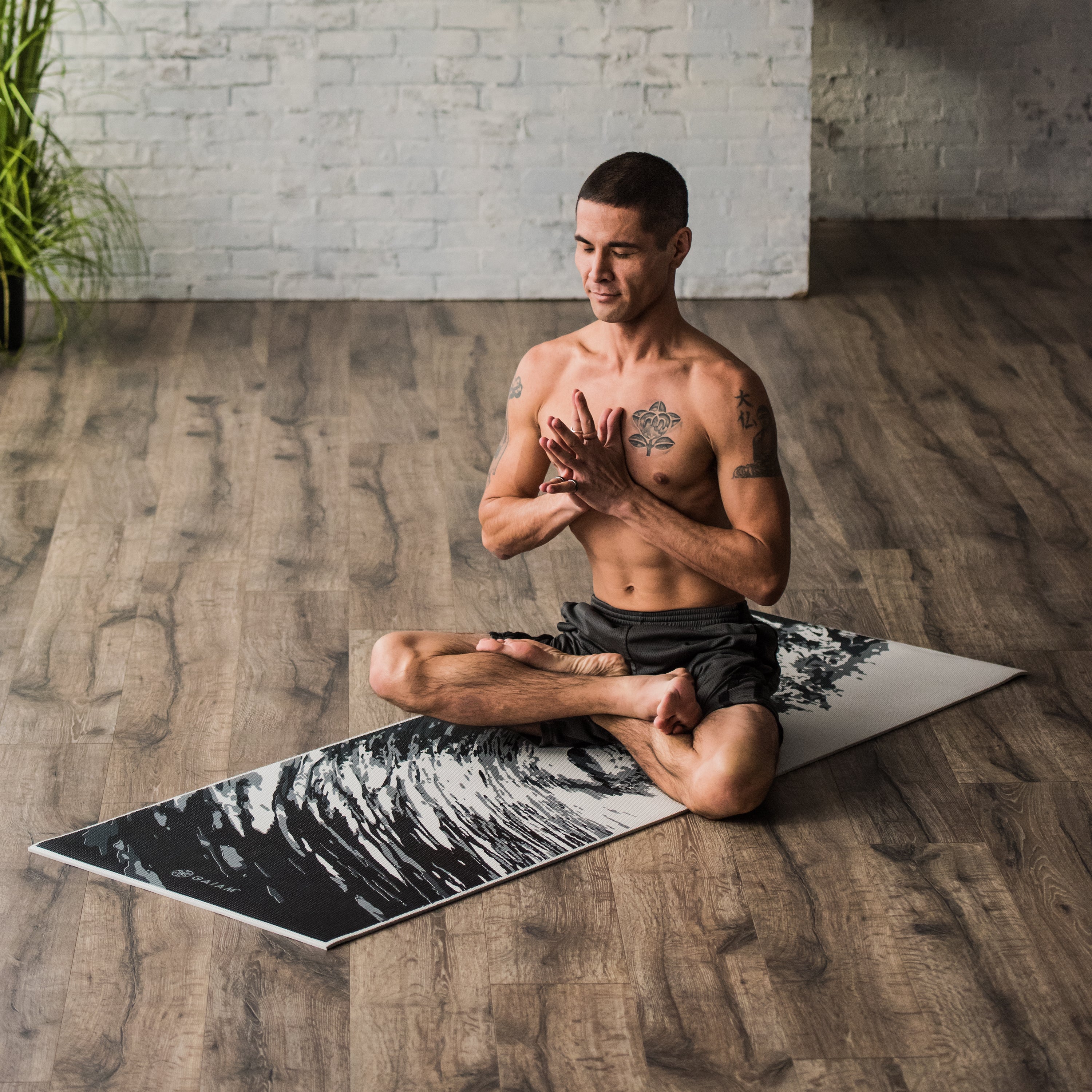 Gaiam Premium Print Reversible Yoga Mat, Spiral Motion, 5/6mm